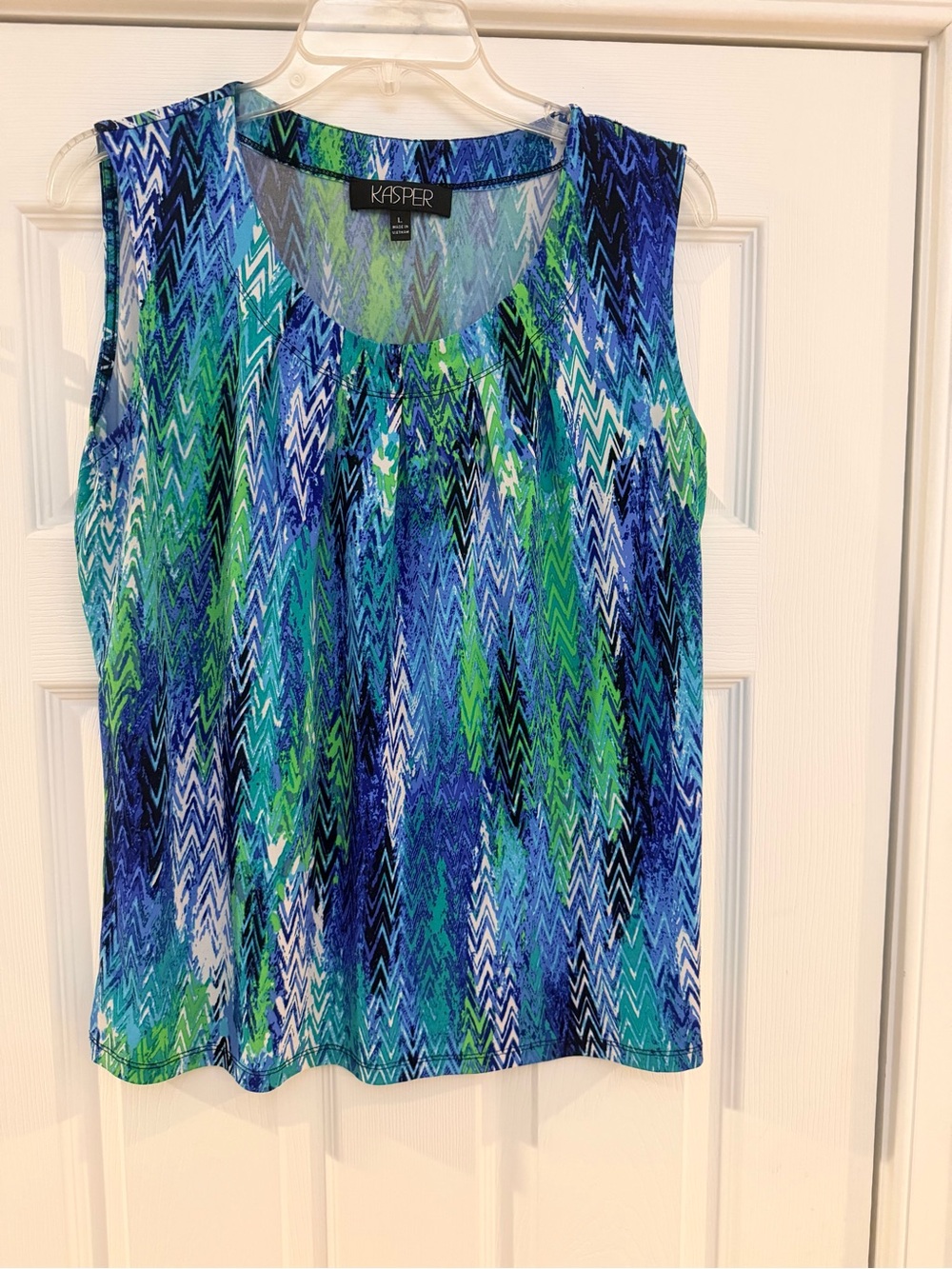 Ladies Size Large "Kasper" Multicolor Blue & Green Chevron Sleeveless Tank Top